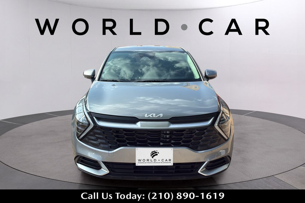 Used 2025 Kia Sportage LX FWD image 9