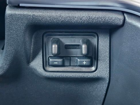 Certified 2025 Ford Expedition Platinum image 28