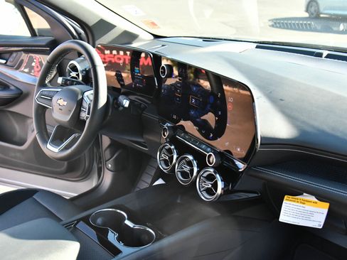 Used 2024 Chevrolet Blazer EV LT image 52