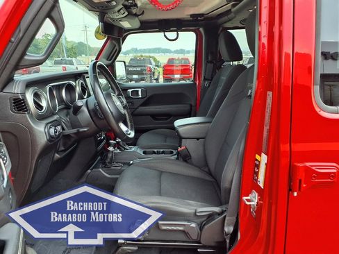 Used 2022 Jeep Gladiator Overland w/ Cold Weather Group image 5