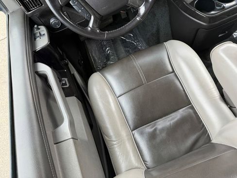 Used 2017 Chevrolet Express 2500 Extended image 21