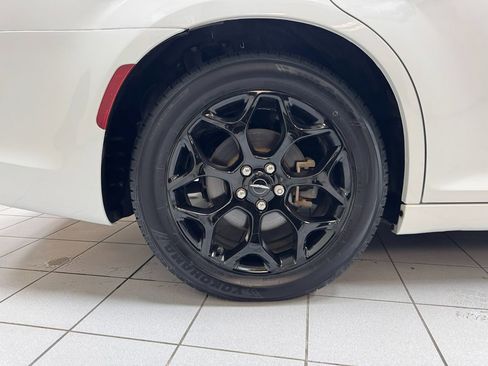 Used 2017 Chrysler 300 S image 73