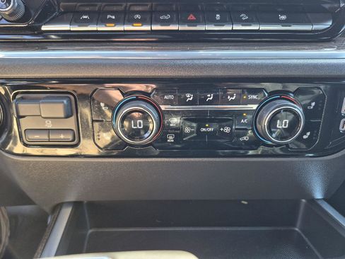 Used 2024 Chevrolet Silverado 1500 LT Trail Boss w/ LT Trail Boss Premium Package image 24