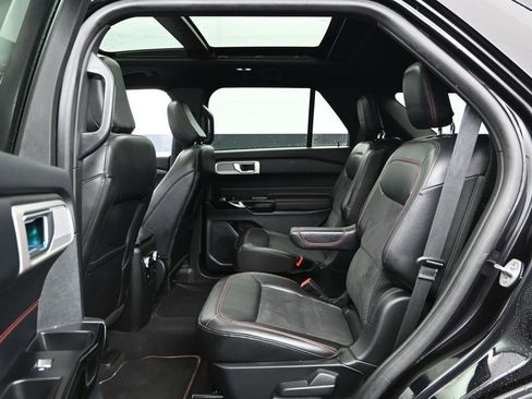 Certified 2023 Ford Explorer ST-Line w/ Class IV Trailer Tow Package AWD/4WD image 19