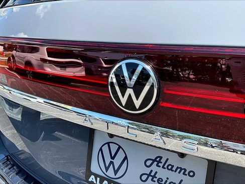 New 2026 Volkswagen Atlas SE image 15