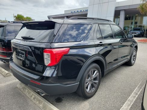 Used 2023 Ford Explorer XLT w/ Equipment Group 202A image 4