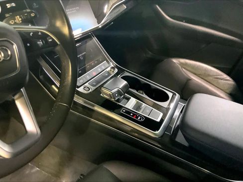 Used 2022 Audi Q7 3.0T Premium image 16