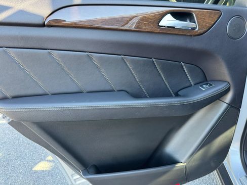 Used 2016 Mercedes-Benz GL 450 4MATIC image 17
