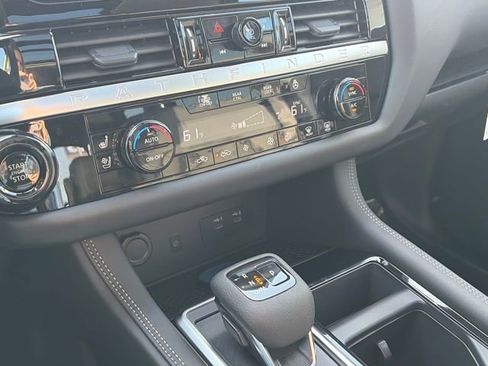 New 2026 Nissan Pathfinder Platinum AWD/4WD image 17