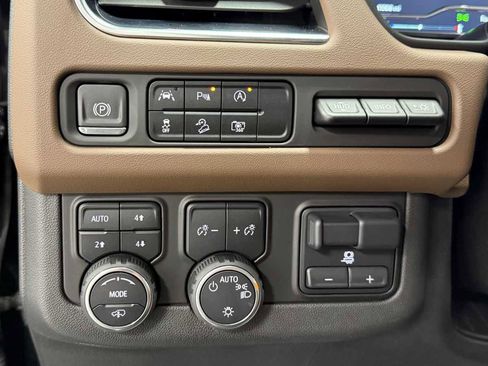 Used 2023 Chevrolet Tahoe High Country image 27