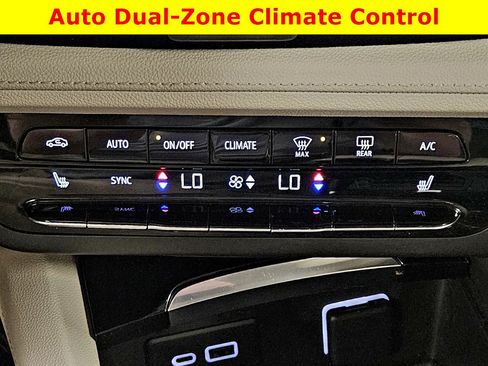 Used 2021 Buick Envision Essence FWD image 26