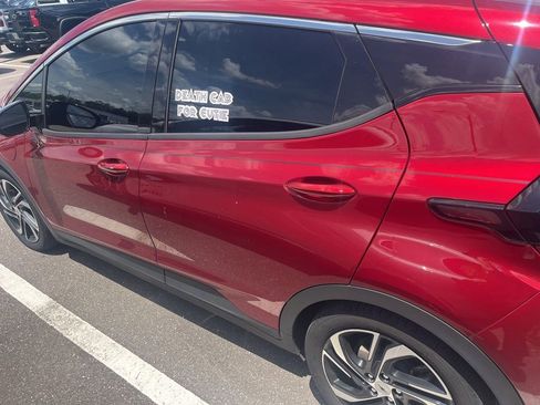 Used 2023 Chevrolet Bolt LT w/ Infotainment Package FWD image 4