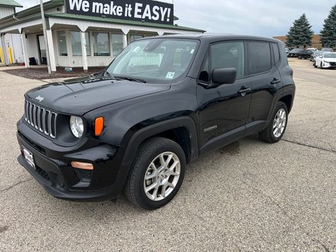 Used 2023 Jeep Renegade Latitude AWD/4WD image 5