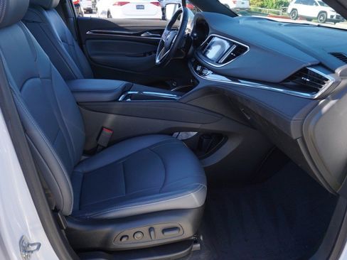 Used 2022 Buick Enclave Premium w/ Experience Buick Package image 15