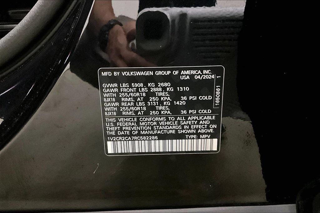 Used 2024 Volkswagen Atlas Peak Edition SE AWD/4WD image 19