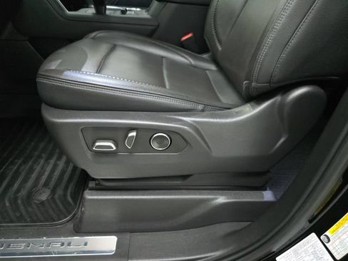 Used 2024 GMC Sierra 1500 Denali AWD/4WD image 19