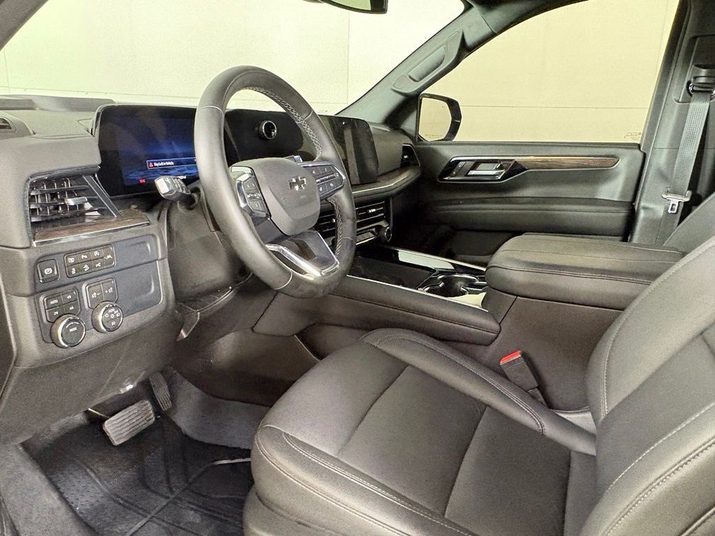 Used 2026 Chevrolet Suburban Z71 w/ Comfort Package AWD/4WD image 23