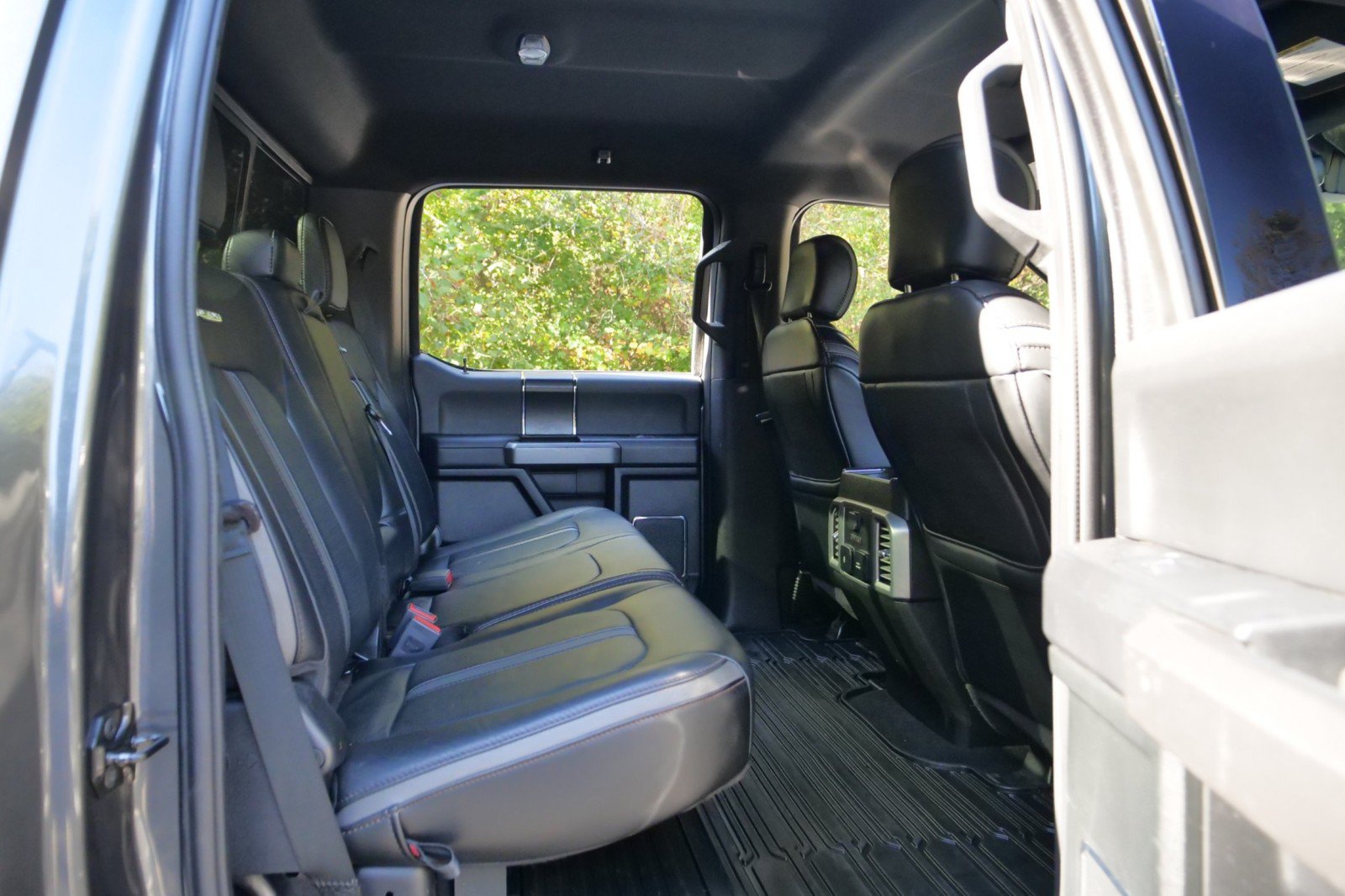 Used 2019 Ford F350 Platinum AWD/4WD image 40
