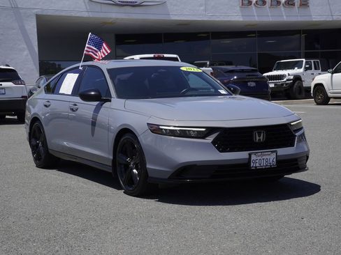 Used 2023 Honda Accord Sport image 2