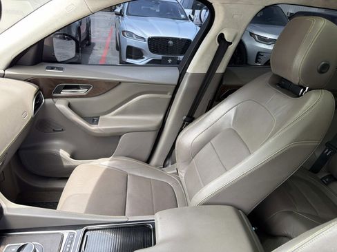 Used 2019 Jaguar F-PACE R-Sport AWD/4WD image 16