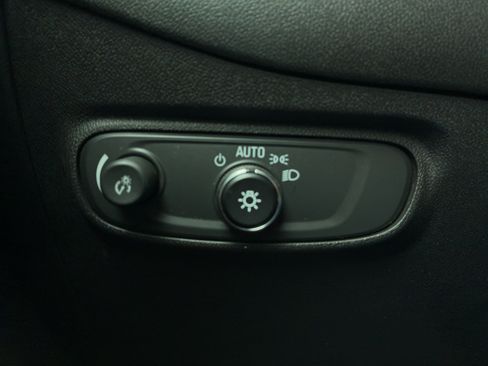 Used 2022 Chevrolet Equinox RS w/ RS Leather Package FWD image 27