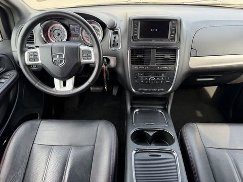 Used 2019 Dodge Grand Caravan GT FWD image 4