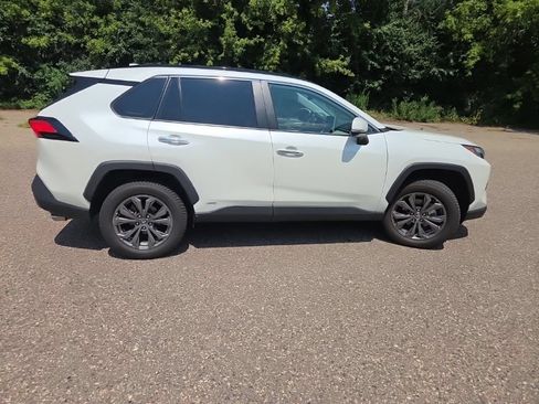 Used 2022 Toyota RAV4 Limited AWD/4WD image 18