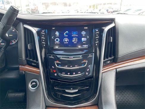 Used 2016 Cadillac Escalade Premium image 13