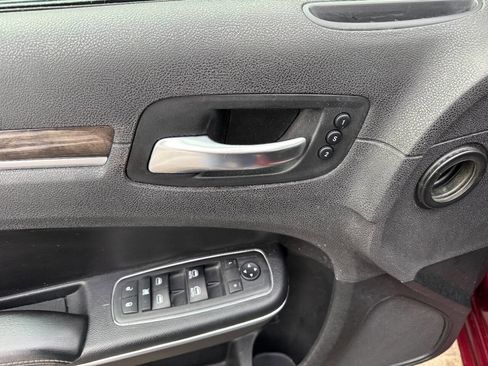 Used 2018 Chrysler 300 Limited w/ Safetytec Plus Group image 41