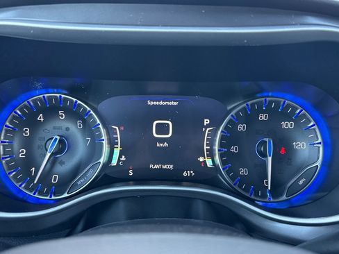 New 2026 Chrysler Voyager LX image 25