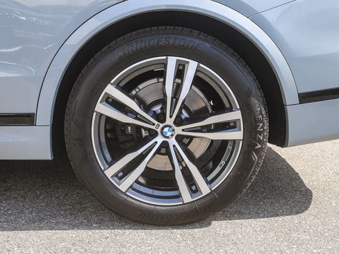 Used 2023 BMW X7 xDrive40i w/ M Sport Package image 8