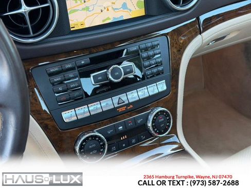 Used 2013 Mercedes-Benz SL 550 w/ Premium Pkg image 23