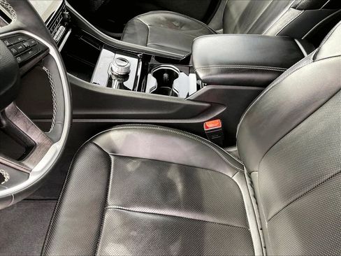 Used 2023 Jeep Grand Cherokee L Limited w/ Luxury Tech Group II AWD/4WD image 21