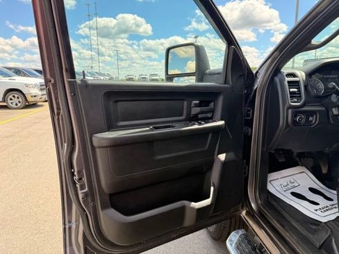 Used 2023 RAM 3500 Tradesman w/ Chrome Appearance Group AWD/4WD image 17