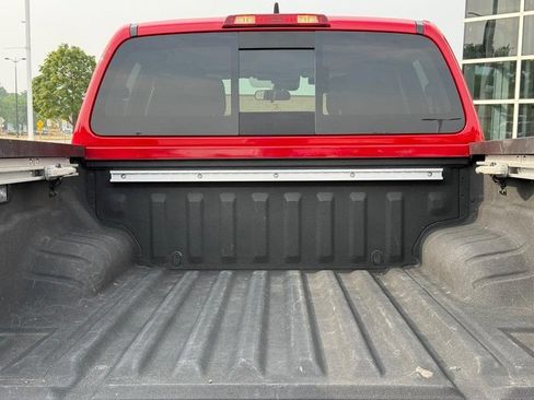 Used 2025 Nissan Frontier SV w/ SV Convenience Package AWD/4WD image 9