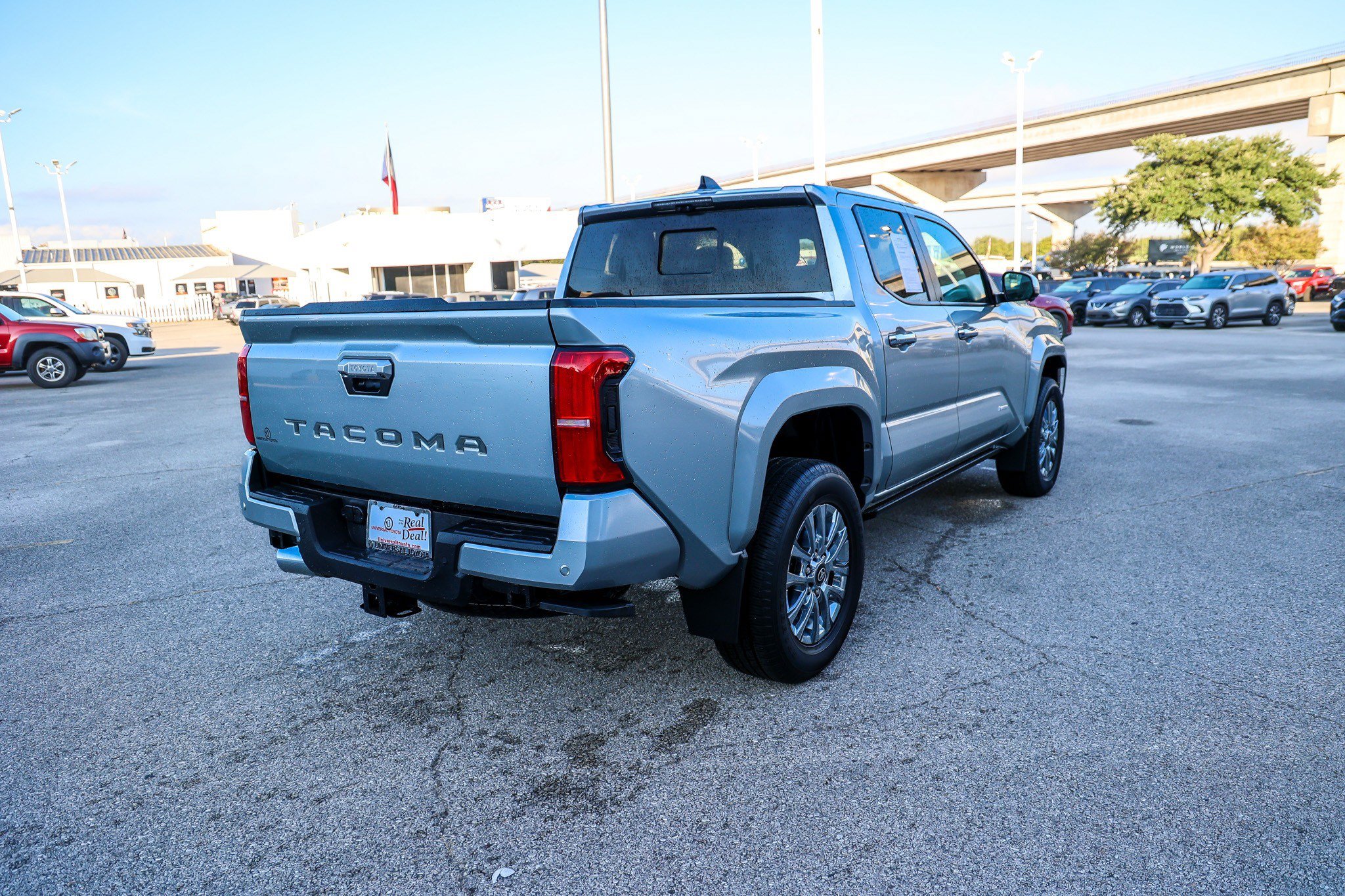 Used 2024 Toyota Tacoma Limited w/ Limited Package (LT) AWD/4WD image 7
