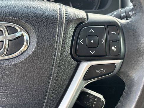 Used 2015 Toyota Highlander Limited image 21