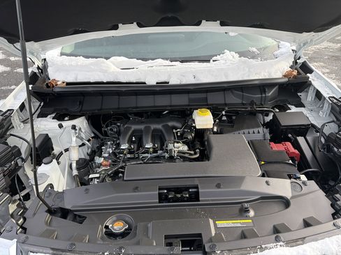 New 2025 Nissan Pathfinder SV image 9