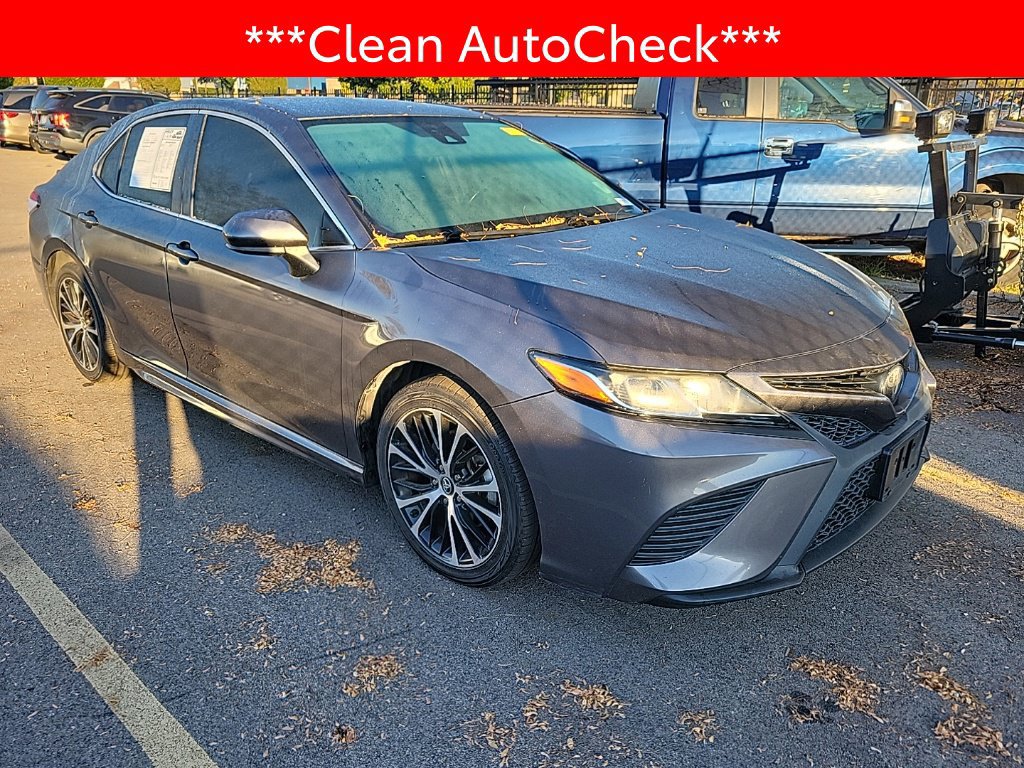 Used 2020 Toyota Camry SE FWD image 3