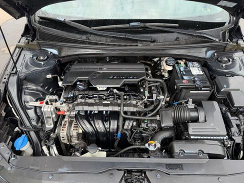 Used 2022 Hyundai Elantra SEL w/ Convenience + Premium Package FWD image 33