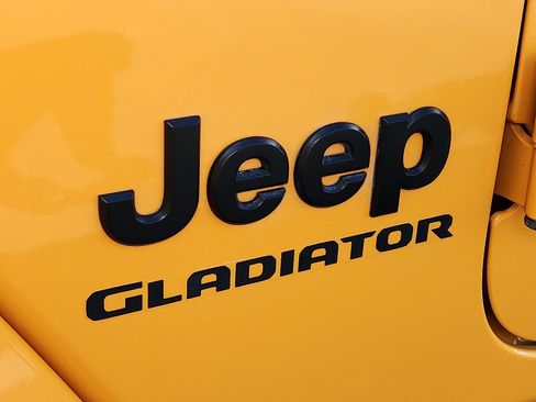 Certified 2021 Jeep Gladiator Sport image 29