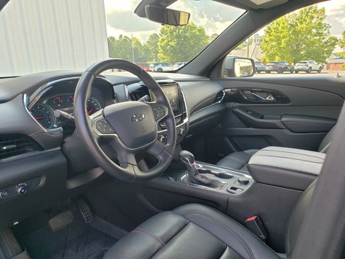Used 2023 Chevrolet Traverse RS w/ LPO, Floor Liner Package FWD image 30