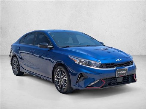 Used 2024 Kia Forte GT-Line w/ GT-Line Premium Package FWD image 3
