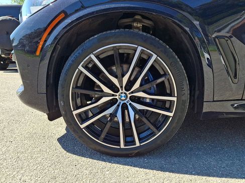 Used 2022 BMW X5 xDrive40i w/ M Sport Package AWD/4WD image 8
