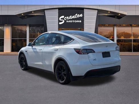 Used 2022 Tesla Model Y Long Range image 3