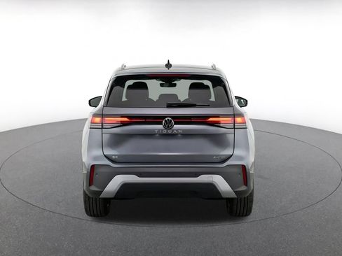 Used 2026 Volkswagen Tiguan SE AWD/4WD image 6