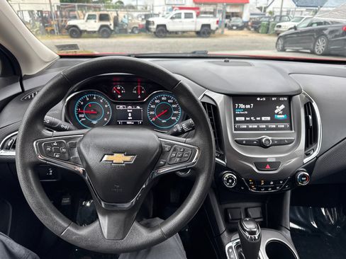 Used 2017 Chevrolet Cruze LT w/ Convenience Package image 19