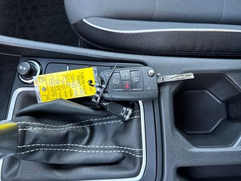 Certified 2025 Volkswagen Jetta Sport image 36