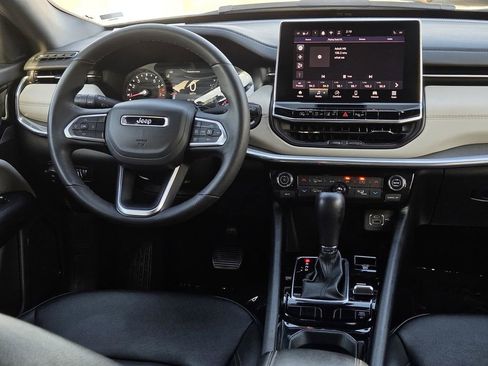 Used 2024 Jeep Compass Limited image 29