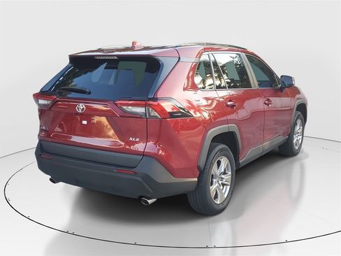 Used 2022 Toyota RAV4 XLE image 7